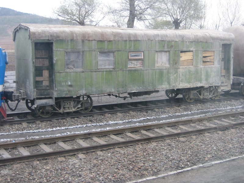 Circling the World by Rail: The Geometry of Distance